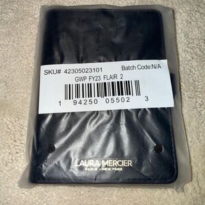 BRAND NEW Laura Mercier Passport Holder